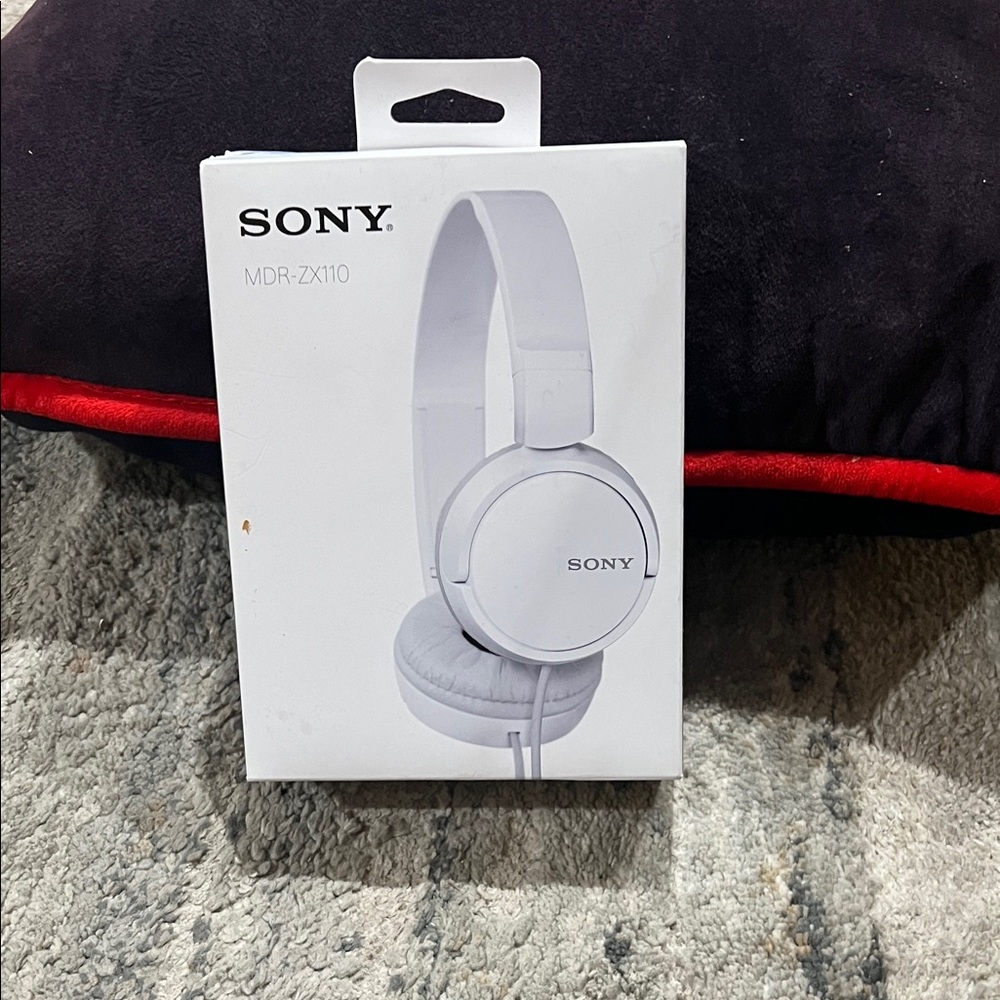 Sony MDR-ZX110 Headphones in White